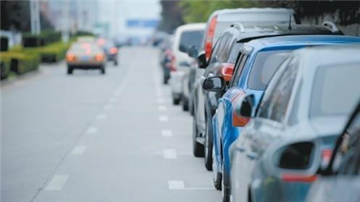 Stad-Niveau op-parkeeroplossing op straat